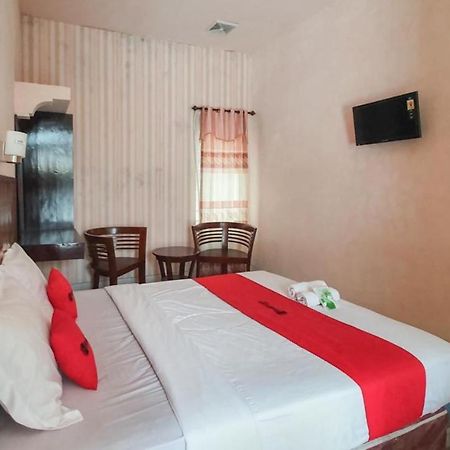 Reddoorz At Pujon Malang Hotel Batu  Kültér fotó