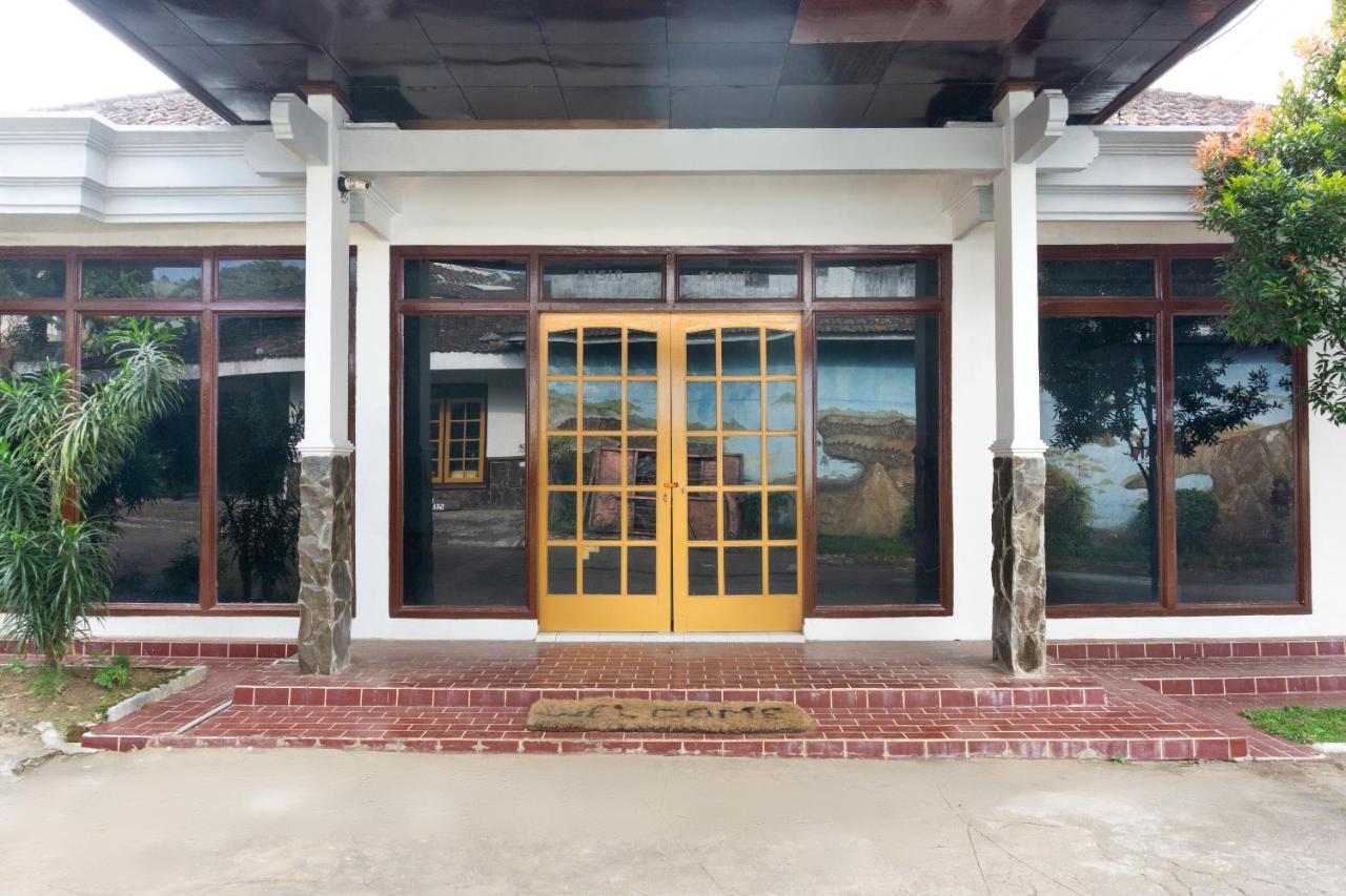 Reddoorz At Pujon Malang Hotel Batu  Kültér fotó