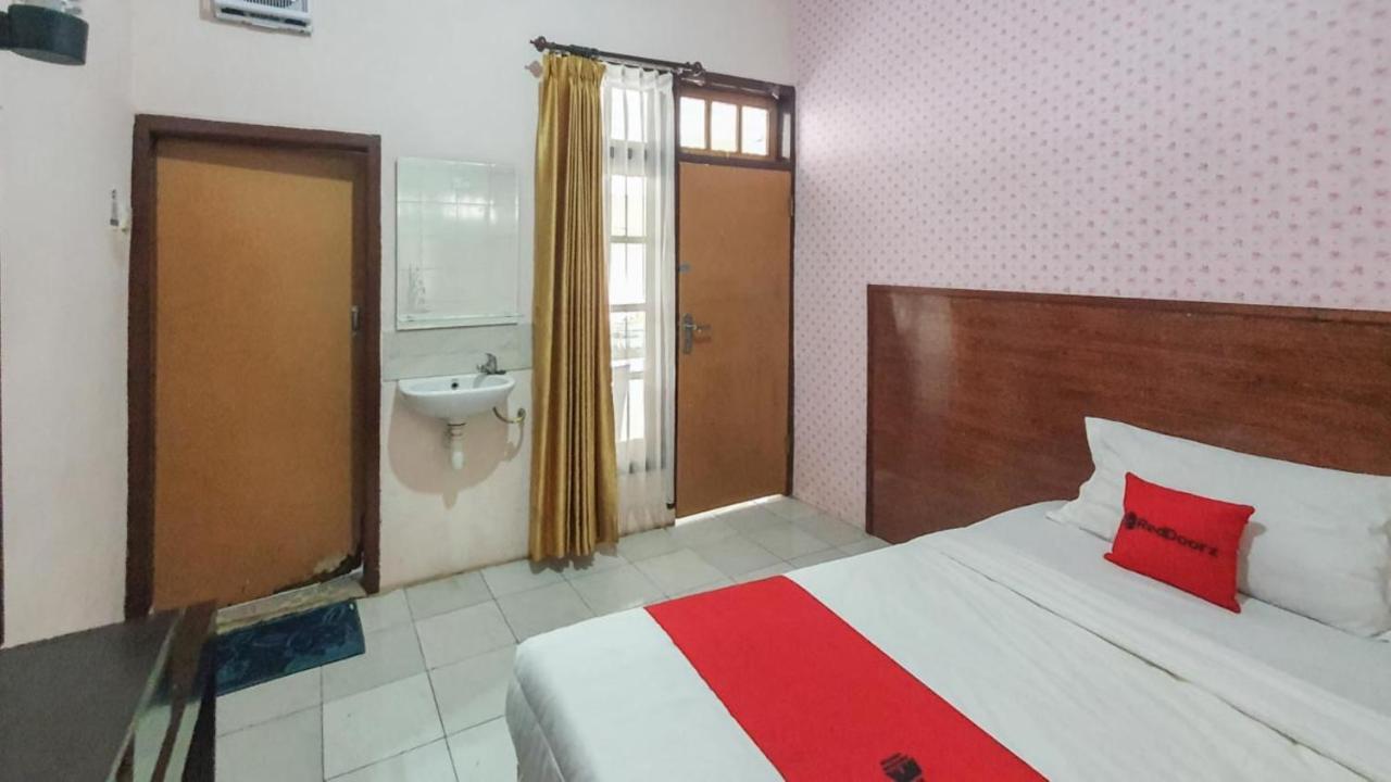 Reddoorz At Pujon Malang Hotel Batu  Kültér fotó