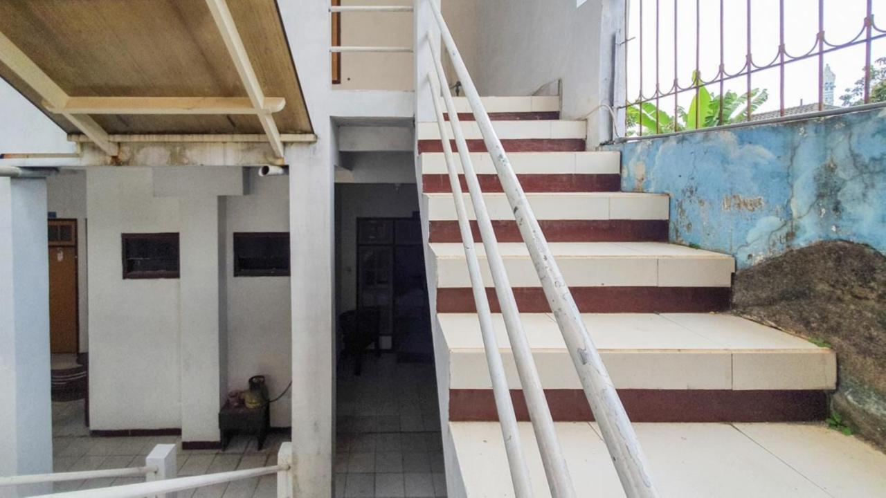 Reddoorz At Pujon Malang Hotel Batu  Kültér fotó