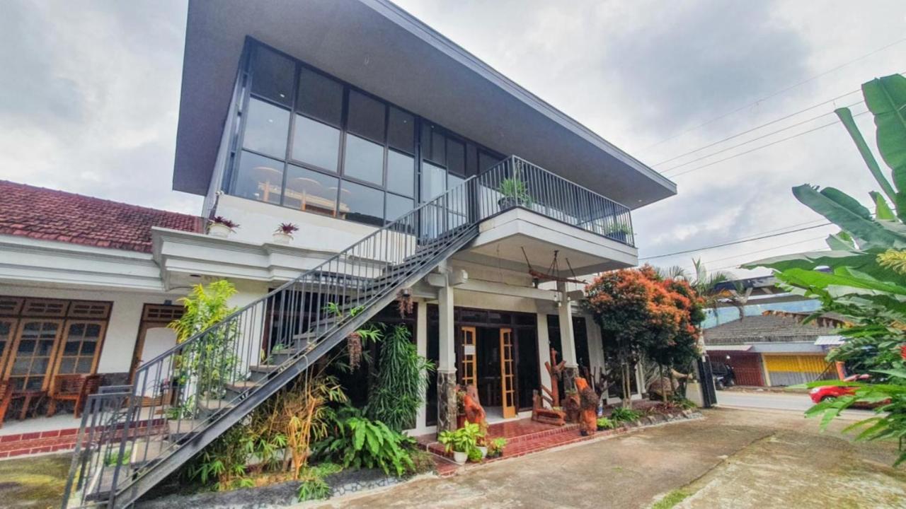 Reddoorz At Pujon Malang Hotel Batu  Kültér fotó